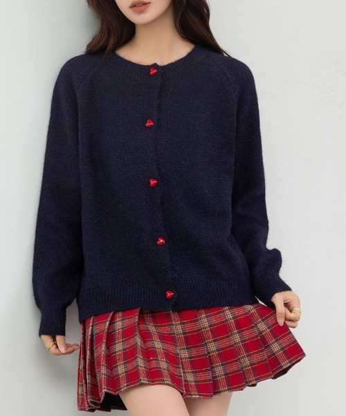DAY CLOSET（デイ クローゼット）の「ぷっくりハートボタンがCute。長袖ノーカラーニットカーディガン レディース（カーディガン/ボレロ・レディース・ブルー/ネイビー/オートミール/グレー・FREE）」の12枚目の写真