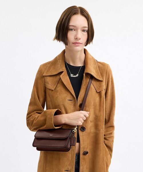 COACH(コーチ)の「エローラ トップ ハンドル クロスボディ バッグ(ショルダーバッグ・レディース・ブラウン系その他・ONE)」の2枚目の写真