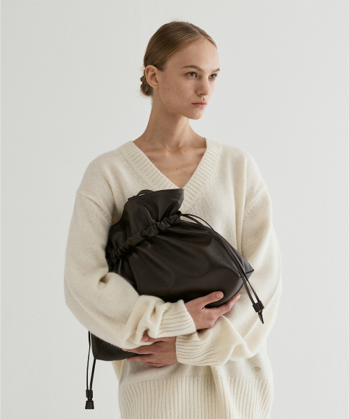 FROMWHERE(フロムウェア)の「Bucket Tote Bag Brown(ショルダーバッグ・レディース・その他・FREE)」の3枚目の写真