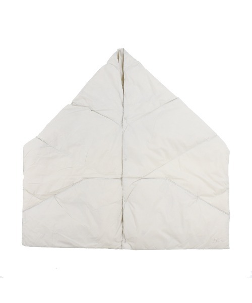 NANGA（ナンガ）の「ナンガ  DOWN PONCHO MUFFLER（マフラー・レディース・アイボリー/ブラック・FREE）」の3枚目の写真