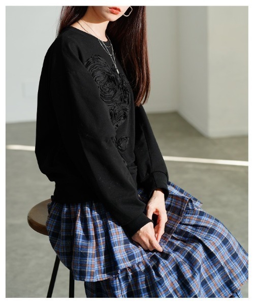 Sawa a la mode（サワアラモード）の「花柄コード刺繍スウェットプルオーバー（スウェット・レディース・ブラック・FREE）」の3枚目の写真