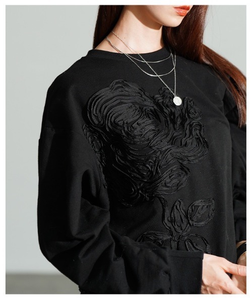 Sawa a la mode（サワアラモード）の「花柄コード刺繍スウェットプルオーバー（スウェット・レディース・ブラック・FREE）」の4枚目の写真