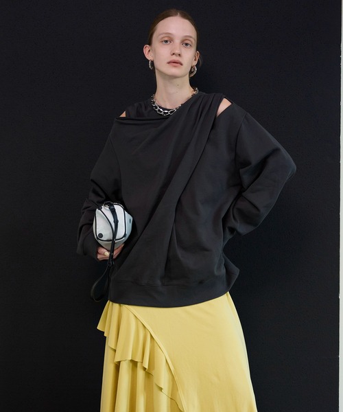 MAISON SPECIAL（メゾンスペシャル）の「Twist Cut-Off Sweat Top