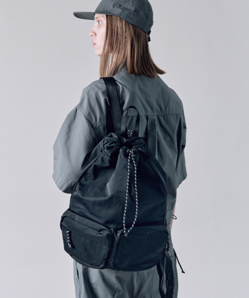MATHEMATIK(マスマティック)の「チューリング W40 ストリングバックパック ブラック(バックパック/リュック・レディース・その他・FREE)」の1枚目の写真