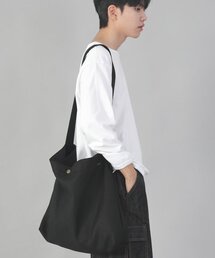 SAINTCREW（セントクルー）の「ミニマルビッグサイズクロスバッグ MBC-121 ブラックブラック（メッセンジャーバッグ）」