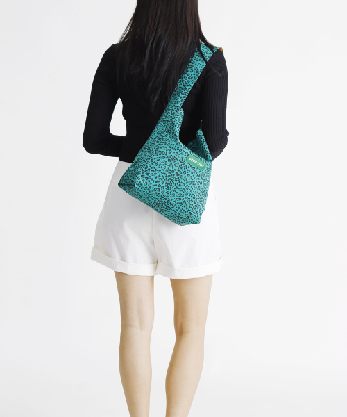 GREEN STUFF(グリーンスタッフ)の「seem full bag 62 - leopard green(エコバッグ/サブバッグ・レディース・その他・FREE)」の8枚目の写真