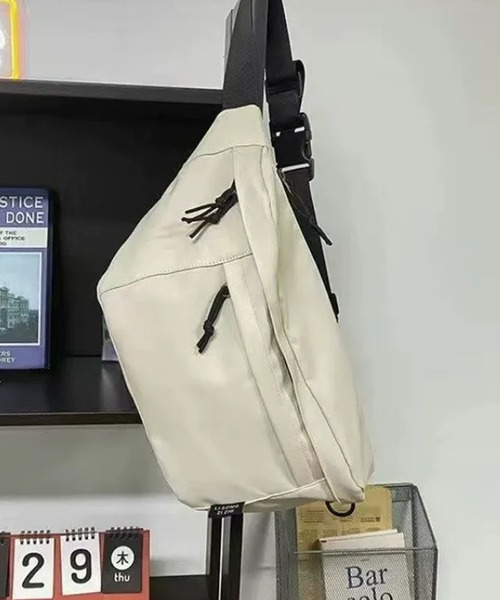 WESTBOY(ウエストボーイ)の「ユニセックス シンプル ショルダーバッグ サコッシュ WO25W10BG14(ショルダーバッグ・メンズ・ブラック/ホワイト・FREE)」の13枚目の写真