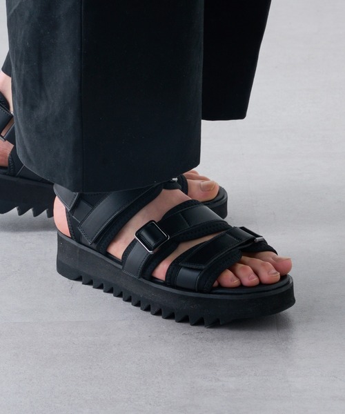 MAISON CLUB(メゾンクラブ)の「【MAISON CLUB】厚底SHARK SOLE STRAP SANDALS シャークソールストラップサンダル(サンダル・メンズ・ブラック/グレー・LL/L/M)」の14枚目の写真
