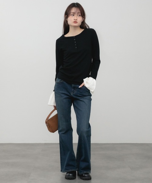 HEILIS(ヘイリス)の「袖口フリルヘンリーカットソー / レイヤード フリル袖 ヘンリーネック カットソー Tシャツ 長袖 Tシャツ コンパクト クロップド クルーネック 無地 ガーリー グッドガール カジュアル シンプル 韓国 オフィスカジュアル 春服 秋服 冬服 カジュアル シンプル トップス 黒 白 フレア(Tシャツ/カットソー・レディース・ブラック/グレー/オフホワイト・FREE)」の21枚目の写真