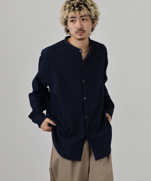 FUNALIVE(ファンアライブ)の「バンドカラーツイルストレッチシャツ 蓄熱放電 シワ防止(シャツ/ブラウス・メンズ・オフホワイト/ネイビー/ブルー系/ブラウン系・L/XL/M)」の3枚目の写真