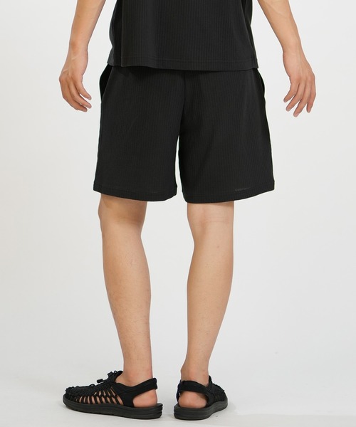 PUMA(プーマ)の「PUMA/プーマ メンズ ショーツ ワッフル生地 ワンポイント シンプル 636802(その他パンツ・メンズ・ブラック/グレイッシュベージュ・XL/L/M)」の4枚目の写真