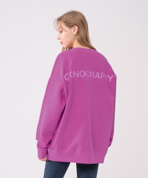 ICONOGRAPHY(アイコノグラフィー)の「ピグメントヘビーコットントリニティMAGEN(スウェット・レディース・マジェンタ・MEDIUM/LARGE/X-LARGE)」の1枚目の写真