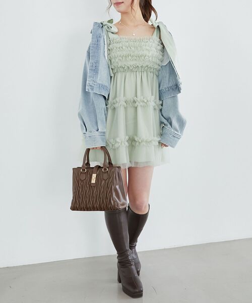 MAJESTIC LEGON（マジェスティックレゴン）の「フリルチュールミニワンピース（ワンピース・レディース・アイボリー/グレイッシュベージュ/ピンク/ライトグリーン/ブラック・MEDIUM）」の6枚目の写真