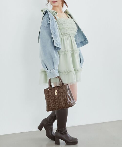 MAJESTIC LEGON（マジェスティックレゴン）の「フリルチュールミニワンピース（ワンピース・レディース・アイボリー/グレイッシュベージュ/ピンク/ライトグリーン/ブラック・MEDIUM）」の7枚目の写真