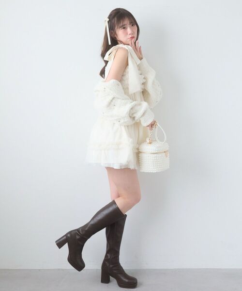 MAJESTIC LEGON（マジェスティックレゴン）の「フリルチュールミニワンピース（ワンピース・レディース・アイボリー/グレイッシュベージュ/ピンク/ライトグリーン/ブラック・MEDIUM）」の10枚目の写真