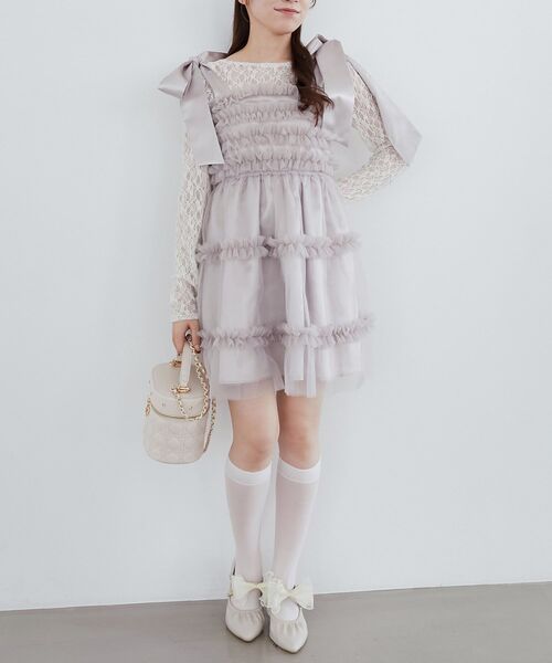 MAJESTIC LEGON（マジェスティックレゴン）の「フリルチュールミニワンピース（ワンピース・レディース・アイボリー/グレイッシュベージュ/ピンク/ライトグリーン/ブラック・MEDIUM）」の20枚目の写真