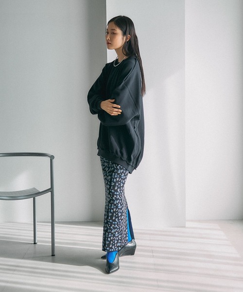 LEPSIM（レプシィム）の「BIG裏毛長袖チュニック　632568（スウェット・レディース・ブラック/アイボリー/ライトグレー/イエロー系その他・FREE）」の13枚目の写真