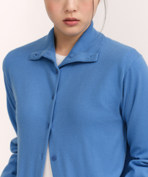 MUSINSA STANDARD WOMAN（ムシンサスタンダードウーマン）の「ウィメンズエッセンシャルハイネックカーディガン[ブルー]（カーディガン/ボレロ・レディース・その他・X-SMALL/SMALL/MEDIUM/LARGE）」の5枚目の写真
