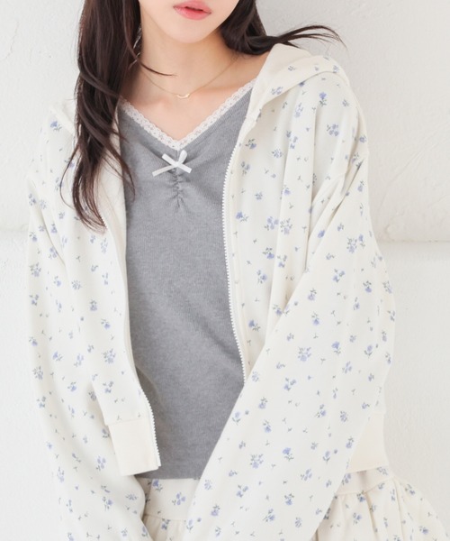 Honeys(ハニーズ)の「フロントギャザートップス(Tシャツ/カットソー・レディース・ヘザーチャコール/ピンク/ホワイト/ネイビー・L/M/S)」の3枚目の写真