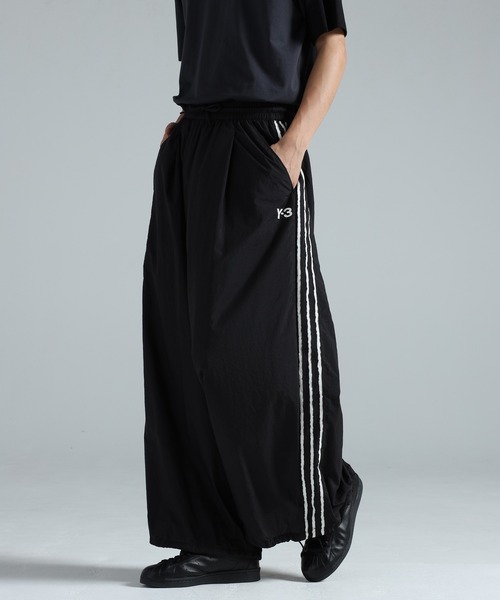 Y-3（ワイスリー）の「Y-3 RAW EDGE 3 STRIPES WIDE PANTS（その他パンツ・メンズ・ブラック・SMALL/X-SMALL/XX-SMALL/X-LARGE/LARGE/MEDIUM）」の2枚目の写真