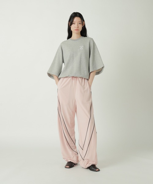 ZUCCa(ズッカ)の「INITIAL SWEATSHIRT / カットソー(スウェット・レディース・ホワイト/ライトグレー・M size)」の5枚目の写真
