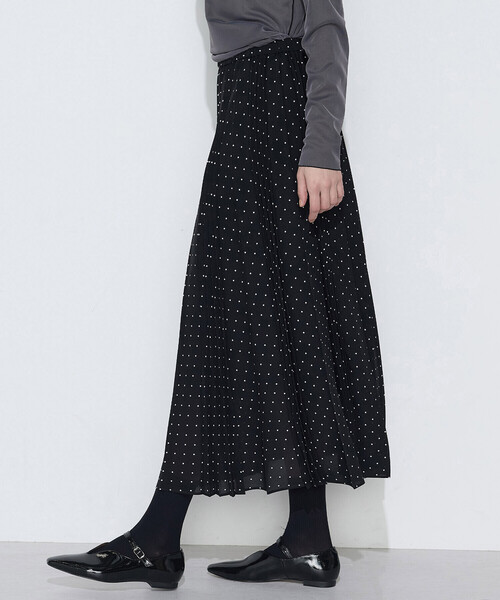 COMME CA(コムサ)の「ドットプリント プリーツスカート(スカート・レディース・ブラック/トップグレー・9号)」の2枚目の写真