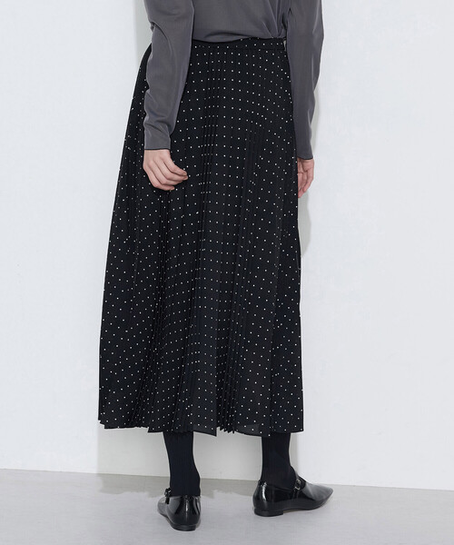 COMME CA(コムサ)の「ドットプリント プリーツスカート(スカート・レディース・ブラック/トップグレー・9号)」の11枚目の写真