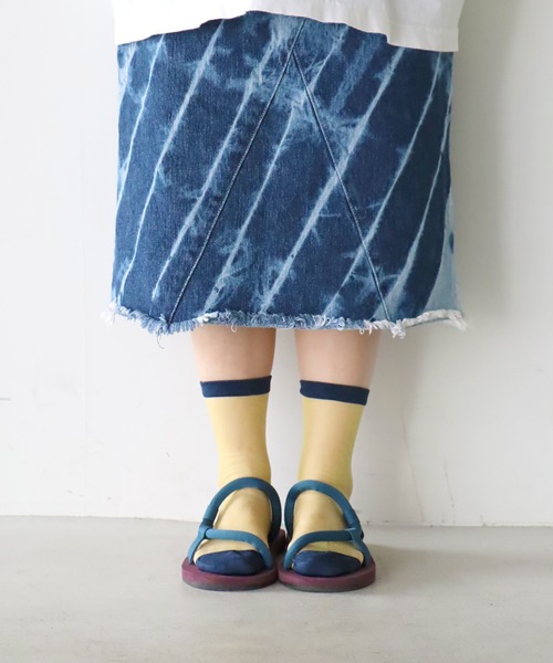 TAWARA(タワラ)の「シースルーボーダーショートソックス(ソックス/靴下・レディース・ブラック/ラベンダー/オレンジ/イエロー/レッド/ライトブルー・S)」の4枚目の写真