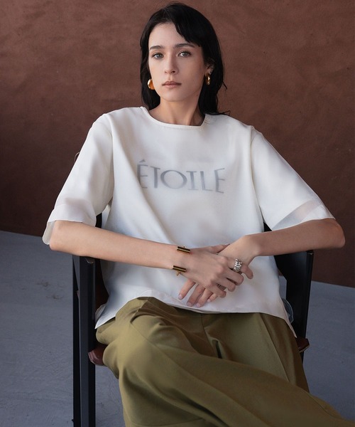 ELFRANK(エルフランク)の「フロッキー ロゴプリント 半袖 Tシャツ《着用動画あり》(Tシャツ/カットソー・レディース・チャコールグレー/オフホワイト・L/M)」の10枚目の写真
