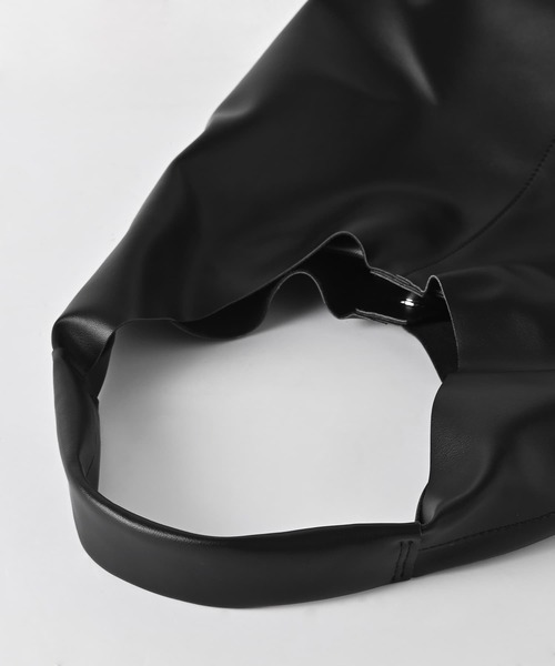 STYLE DELI（スタイルデリ）の「【DELI by】トライアングルフォルム・リアルレザートートバッグ（トートバッグ・レディース・ブラック・FREE）」の14枚目の写真