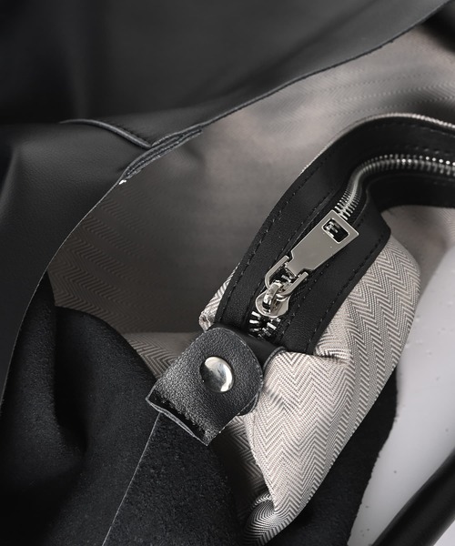 STYLE DELI（スタイルデリ）の「【DELI by】トライアングルフォルム・リアルレザートートバッグ（トートバッグ・レディース・ブラック・FREE）」の16枚目の写真