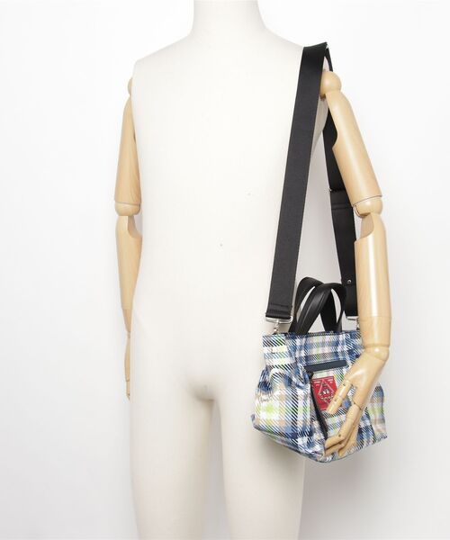 Vivienne Westwood（ヴィヴィアンウエストウッド）の「HENRY SMALL TOTE（トートバッグ・レディース・イエロー・FREE）」の5枚目の写真