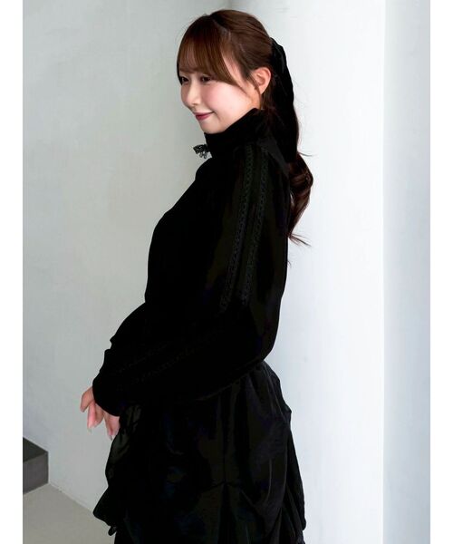 dazzlin（ダズリン）の「【≠ME 谷崎早耶コラボ】レースラインジップスウェット（スウェット・レディース・ブラック/ピンク/グレー・MEDIUM/SMALL）」の5枚目の写真