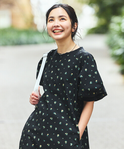 FREAK'S STORE(フリークスストア)の「THOUSAND MILE × FREAK'S STORE/サウザンドマイル 別注 UVカット パフスリーブワンピース/デニムライク/花柄(ワンピース・レディース・その他9/ネイビー・フリ-)」の15枚目の写真