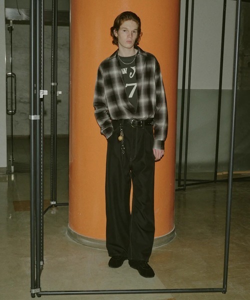 Jieda（ジエダ）の「WIDE ONE TUCK STRAIGHT PANTS（スラックス・メンズ・グレー/ブラック・1/2）」の7枚目の写真