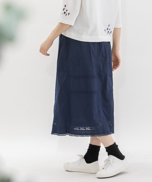 nop de nod(ノップドゥノッド)の「ハンカチ風刺繍レーススカート(スカート・レディース・オフホワイト/ネイビー/ライトグレー・3)」の7枚目の写真