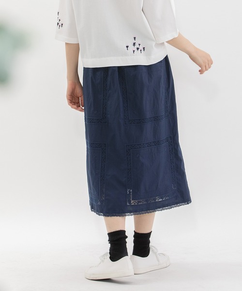 nop de nod(ノップドゥノッド)の「ハンカチ風刺繍レーススカート(スカート・レディース・オフホワイト/ネイビー/ライトグレー・3)」の8枚目の写真