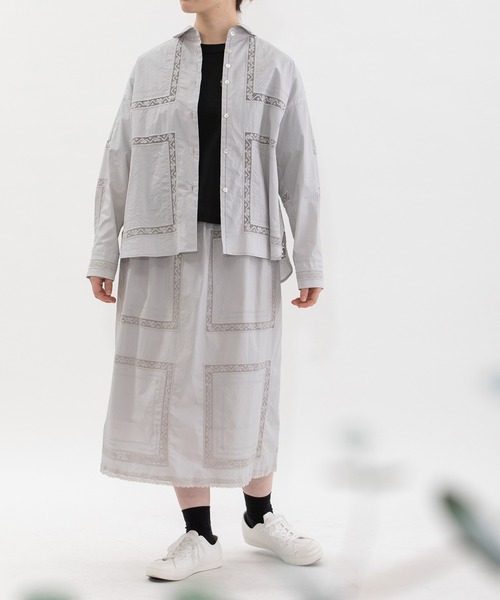 nop de nod(ノップドゥノッド)の「ハンカチ風刺繍レーススカート(スカート・レディース・オフホワイト/ネイビー/ライトグレー・3)」の18枚目の写真