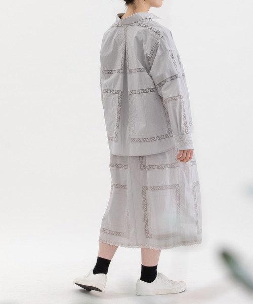 nop de nod(ノップドゥノッド)の「ハンカチ風刺繍レーススカート(スカート・レディース・オフホワイト/ネイビー/ライトグレー・3)」の20枚目の写真