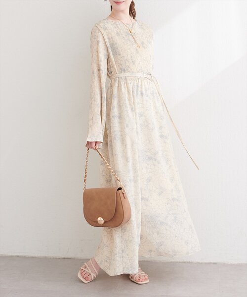 natural couture(ナチュラルクチュール)の「〈osono〉ベルト付きプリーツワンピース(ワンピース・レディース・その他4/その他1/その他3/その他2・LARGE/MEDIUM)」の1枚目の写真