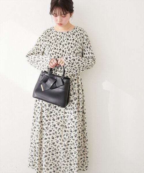 natural couture(ナチュラルクチュール)の「〈osono〉ベルト付きプリーツワンピース(ワンピース・レディース・その他4/その他1/その他3/その他2・LARGE/MEDIUM)」の2枚目の写真