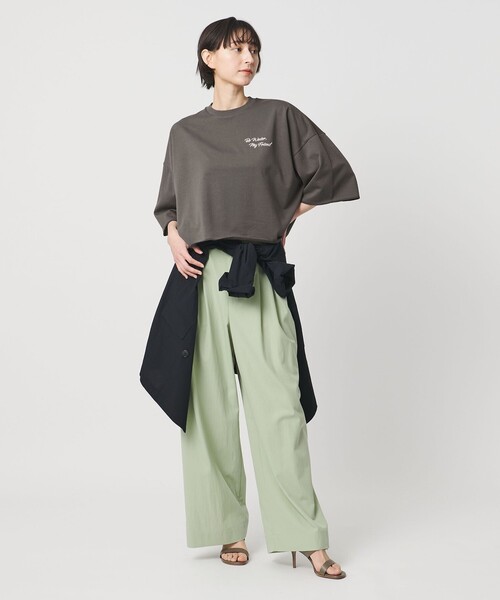 SACRA（サクラ）の「＜SACRA＞ハーフスリーブ クロップド メッセージ Tシャツ（Tシャツ/カットソー・レディース・ダークグレー/ブラック/ホワイト・38）」の4枚目の写真