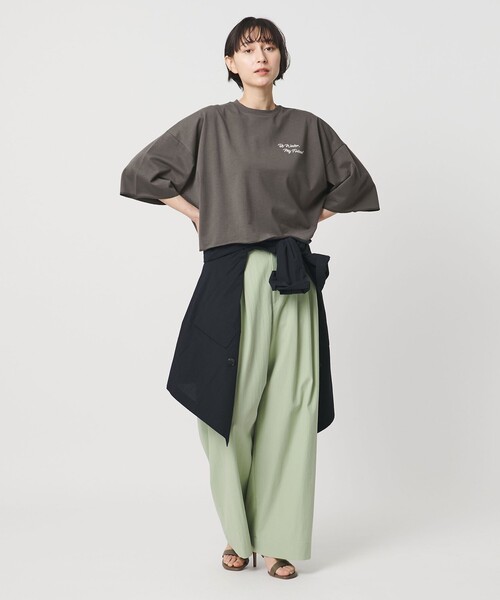 SACRA（サクラ）の「＜SACRA＞ハーフスリーブ クロップド メッセージ Tシャツ（Tシャツ/カットソー・レディース・ダークグレー/ブラック/ホワイト・38）」の5枚目の写真