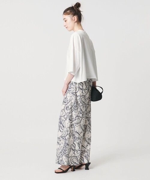 SACRA（サクラ）の「＜SACRA＞ハーフスリーブ クロップド メッセージ Tシャツ（Tシャツ/カットソー・レディース・ダークグレー/ブラック/ホワイト・38）」の8枚目の写真