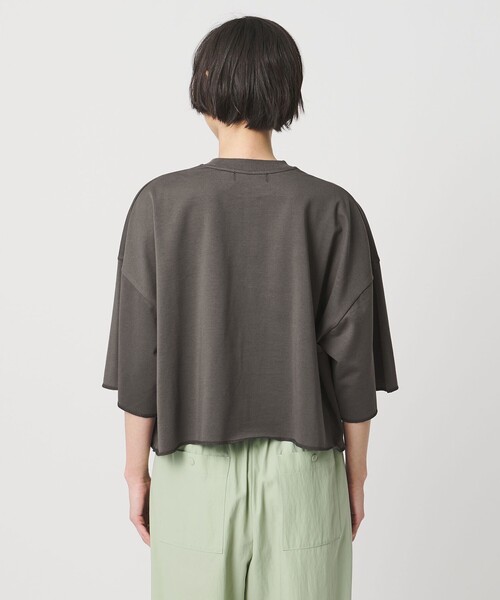 SACRA（サクラ）の「＜SACRA＞ハーフスリーブ クロップド メッセージ Tシャツ（Tシャツ/カットソー・レディース・ダークグレー/ブラック/ホワイト・38）」の14枚目の写真