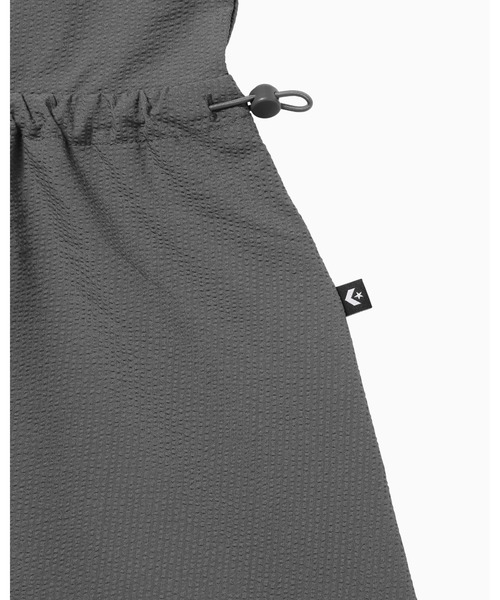 CONVERSE（コンバース）の「SEERSUCKER DOCKING ONEPIECE L / シアサッカードッキングワンピースＬ（ワンピース・レディース・チャコール・S/M）」の3枚目の写真