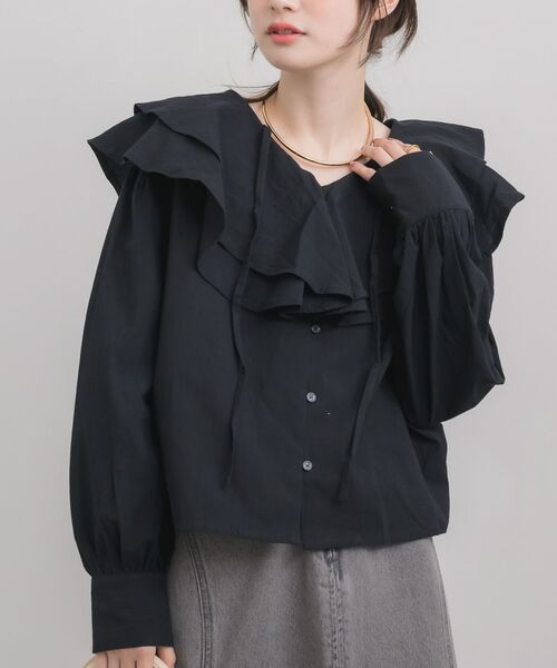 RETRO GIRL（レトロガール）の「ダブルフリルカラーBL（シャツ/ブラウス・レディース・グリーン/ナチュラル/ブラック・FREE）」の2枚目の写真