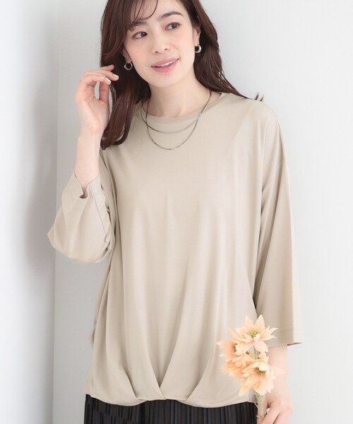 SHOO・LA・RUE(シューラルー)の「【ひんやり/UV/体型カバー】とろみフロントタック7分袖ゆるトップス(Tシャツ/カットソー・レディース・ライトグリーン/ライトベージュ/ブラック/ホワイト系5・00)」の3枚目の写真