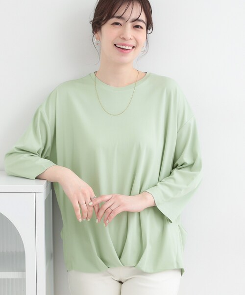 SHOO・LA・RUE(シューラルー)の「【ひんやり/UV/体型カバー】とろみフロントタック7分袖ゆるトップス(Tシャツ/カットソー・レディース・ライトグリーン/ライトベージュ/ブラック/ホワイト系5・00)」の4枚目の写真