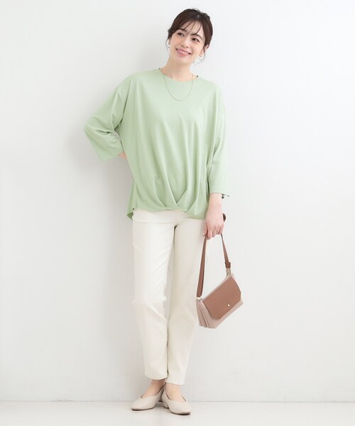 SHOO・LA・RUE(シューラルー)の「【ひんやり/UV/体型カバー】とろみフロントタック7分袖ゆるトップス(Tシャツ/カットソー・レディース・ライトグリーン/ライトベージュ/ブラック/ホワイト系5・00)」の11枚目の写真